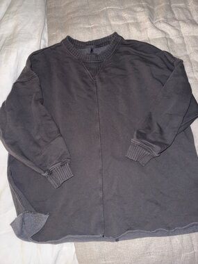Small dark gray aerie sweatshirt
